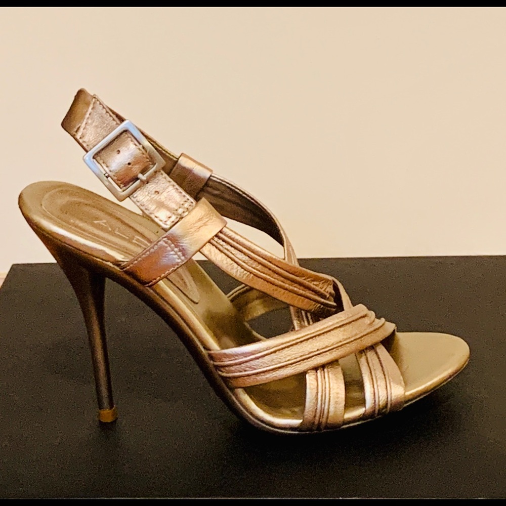 Shoes - Picture 3 of 3